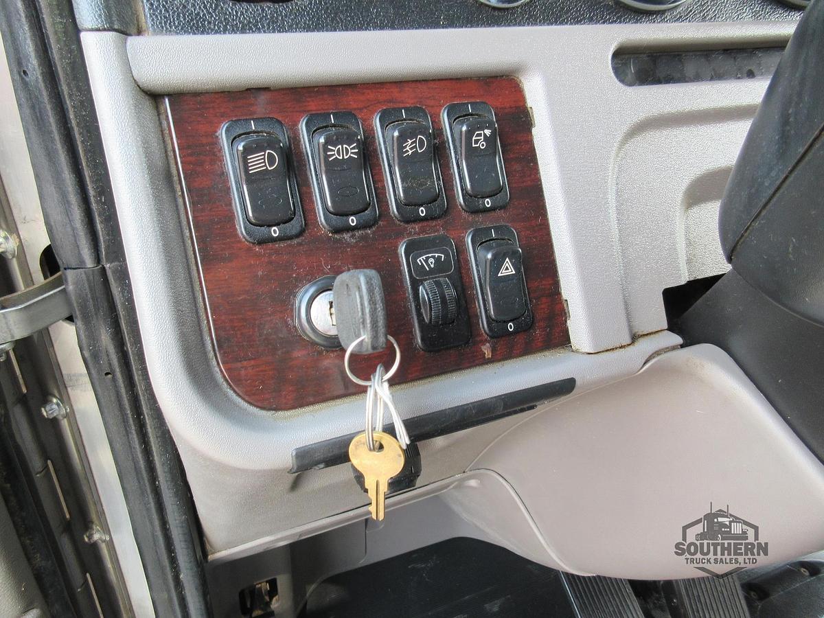 Used 2021 PETERBILT 389