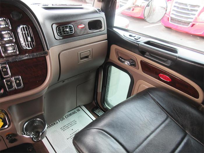 Used 2017 PETERBILT 389