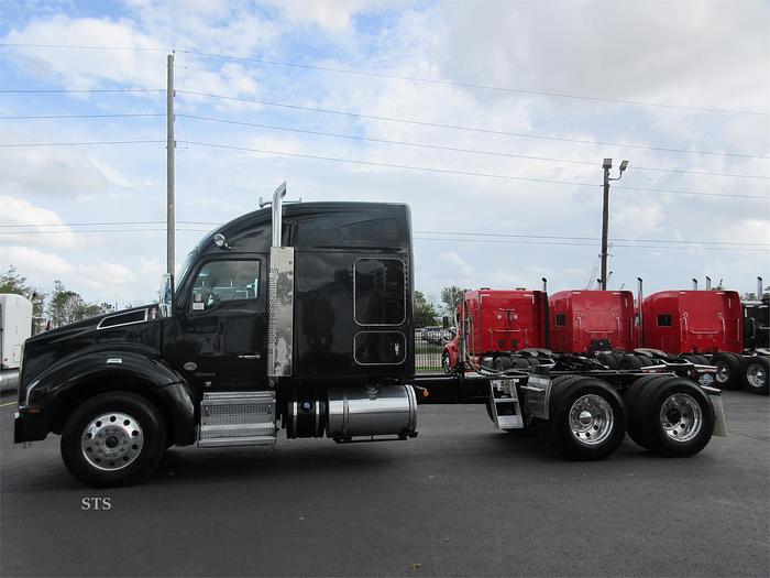 Used 2021 KENWORTH T880