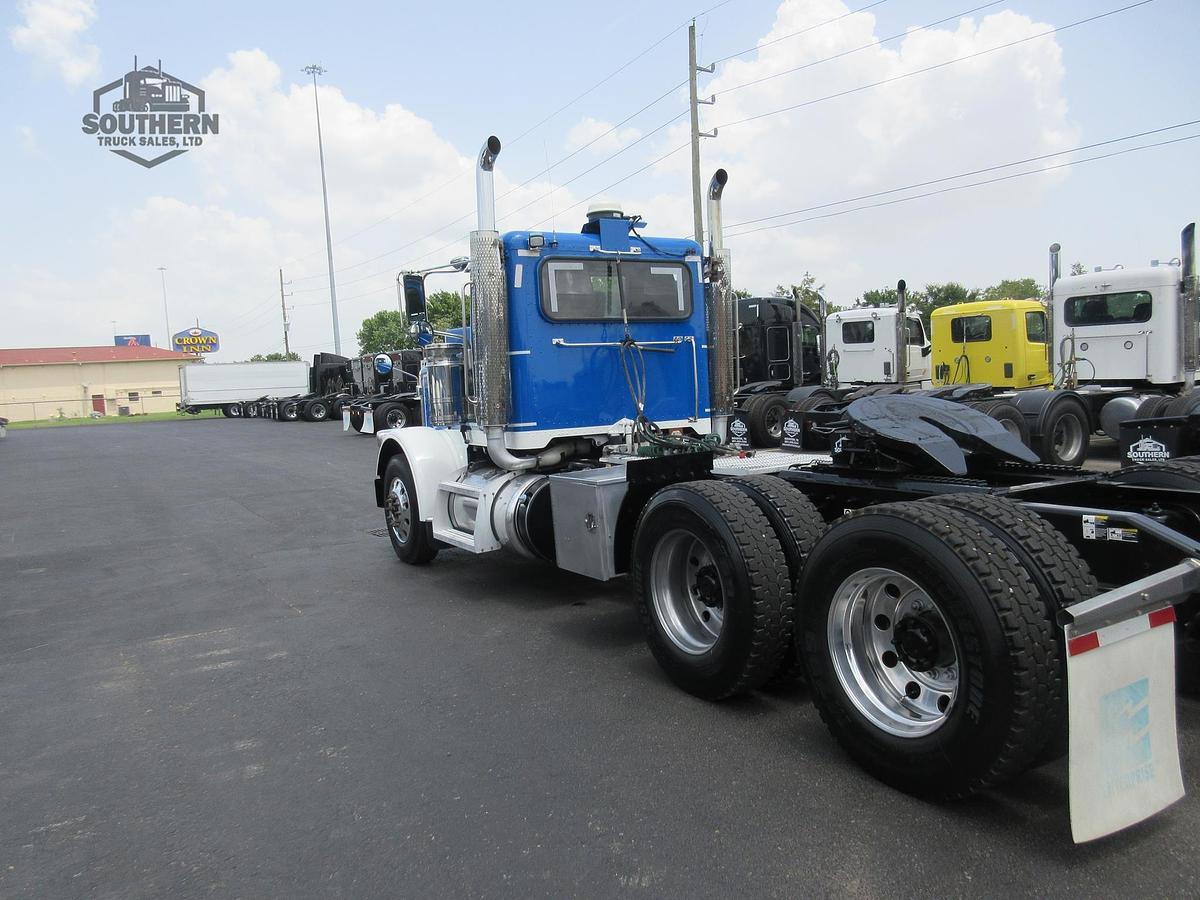 Used 2018 PETERBILT 389