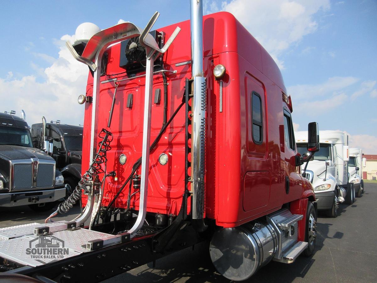 Used 2018 FREIGHTLINER CASCADIA 125