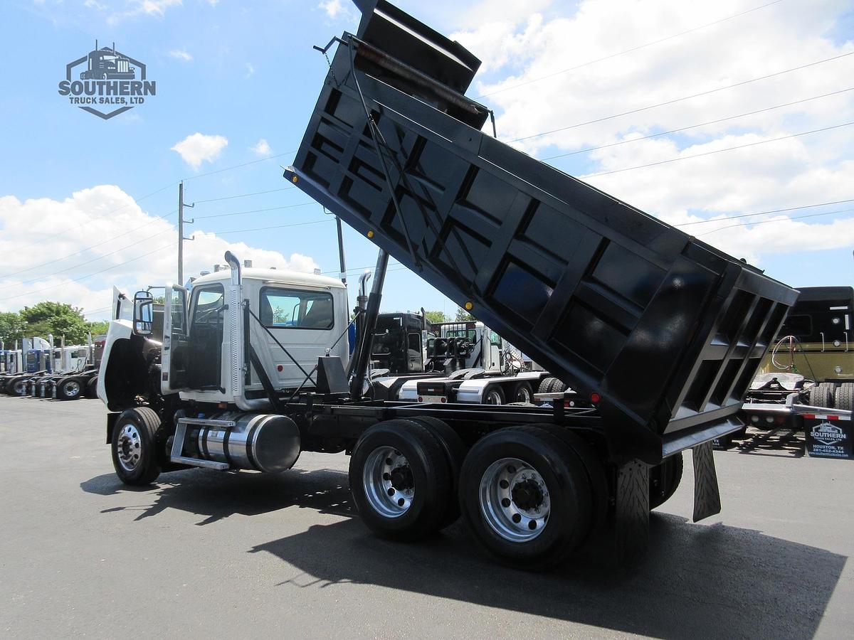 Used 2023 MACK PINNACLE 64T