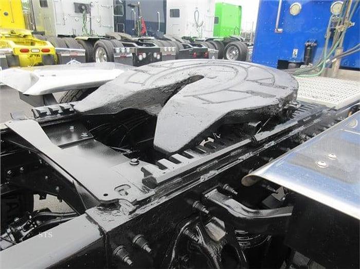 Used 2018 PETERBILT 389