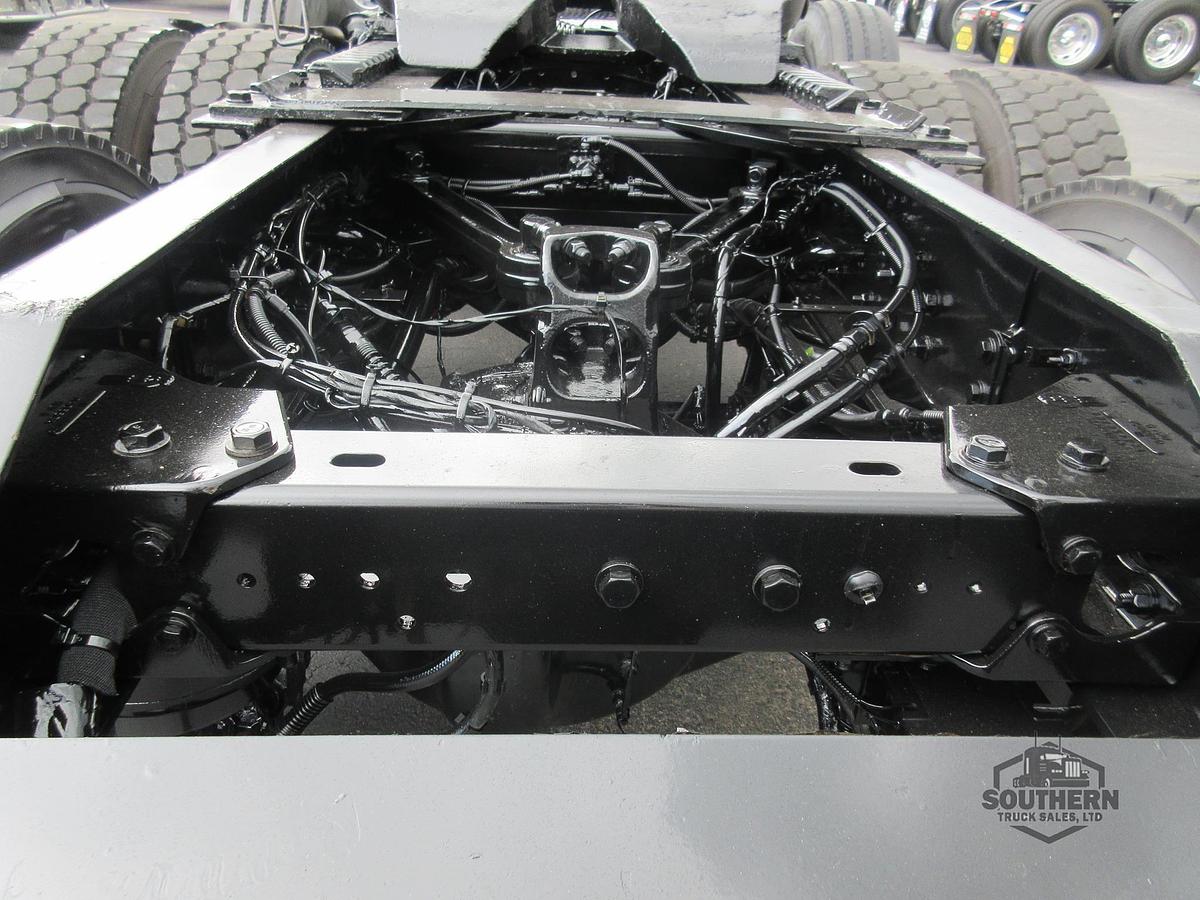 Used 2023 KENWORTH T880