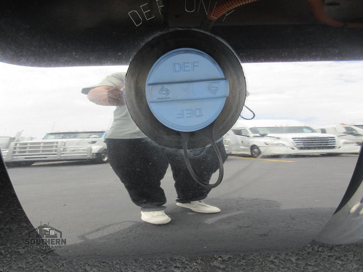 Used 2023 PETERBILT 389