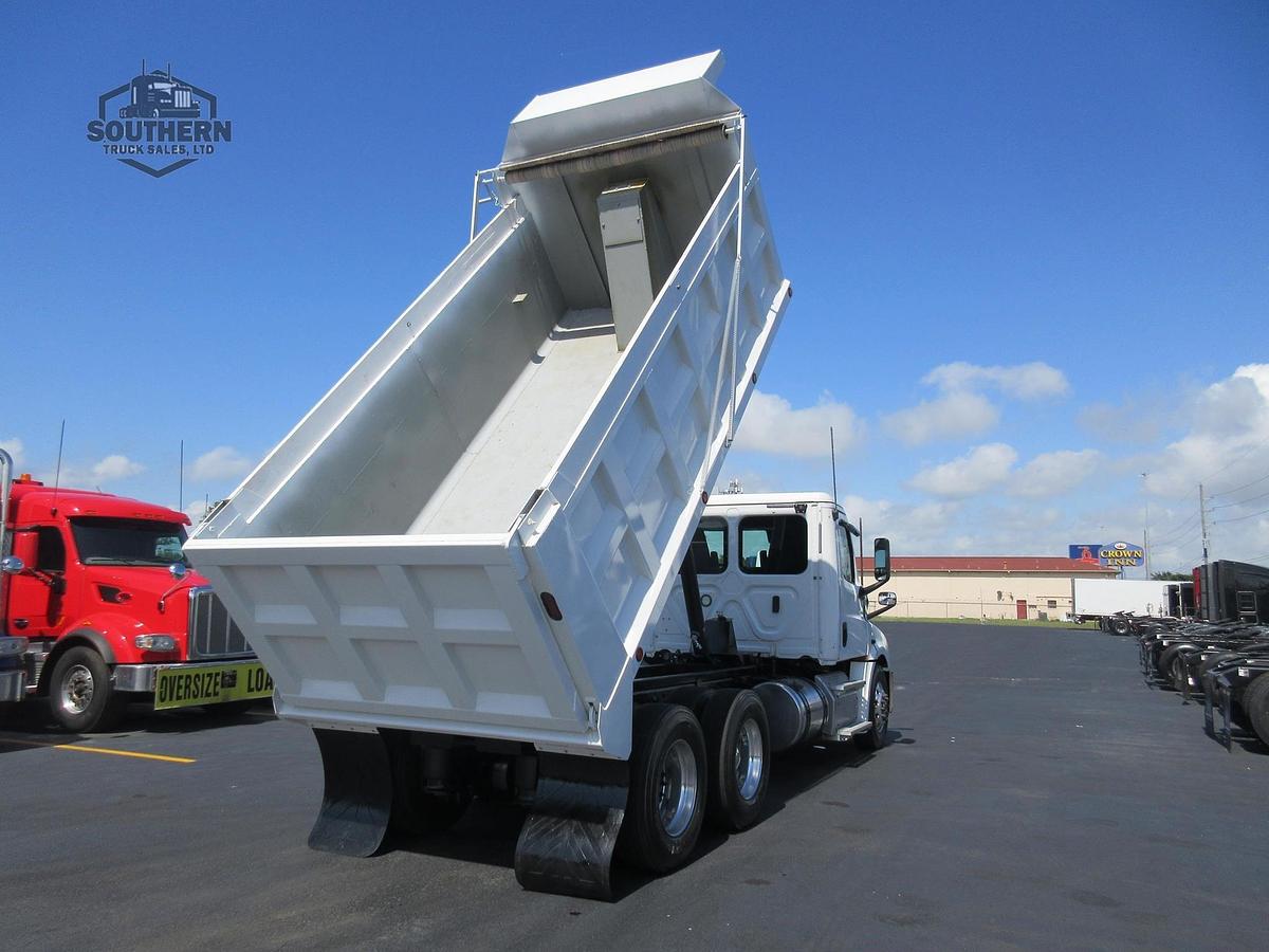 Used 2019 FREIGHTLINER CASCADIA 126