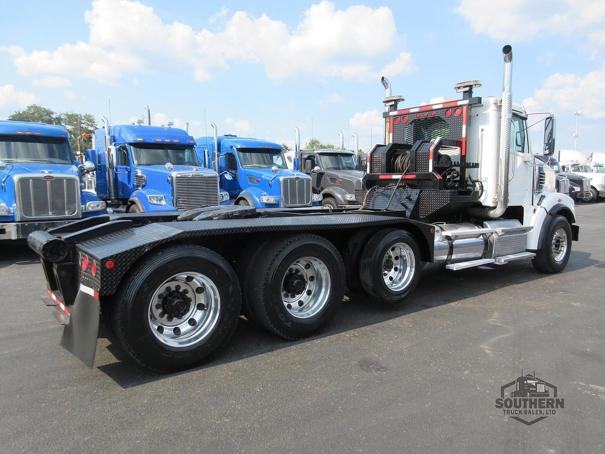 Used 2018 FREIGHTLINER CORONADO 122 SD