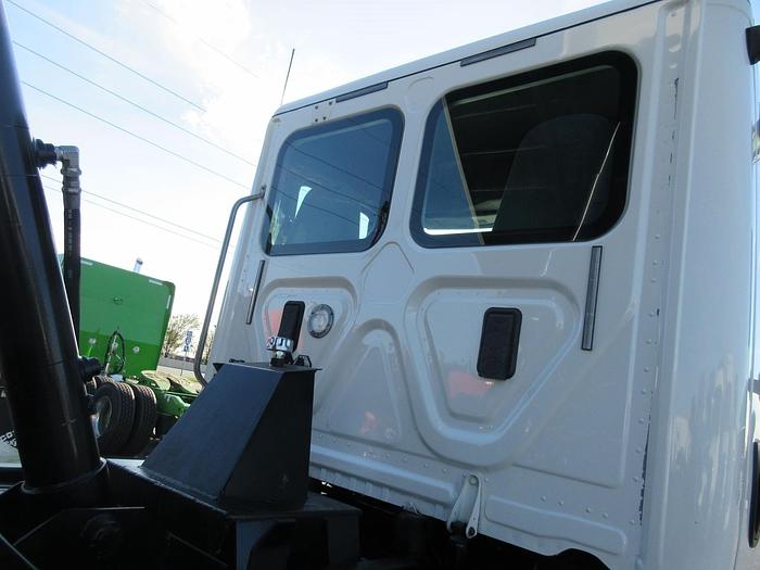 Used 2017 FREIGHTLINER CASCADIA 113