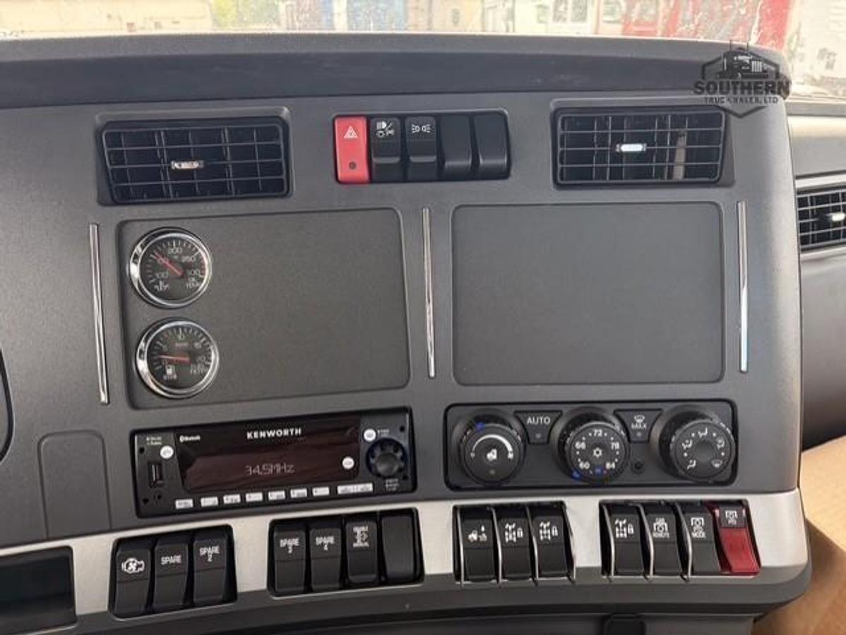 Used 2025 KENWORTH T880