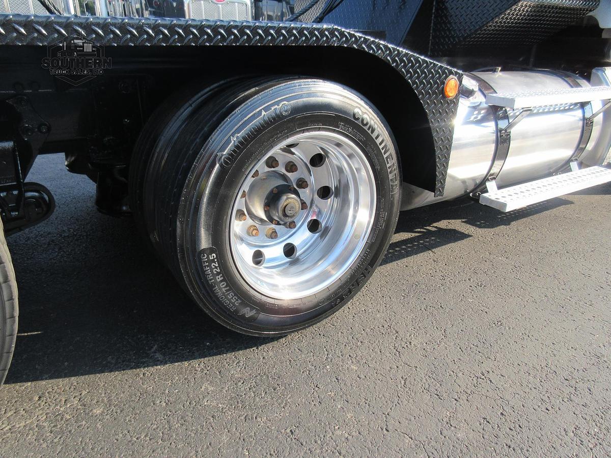 Used 2018 FREIGHTLINER 122SD