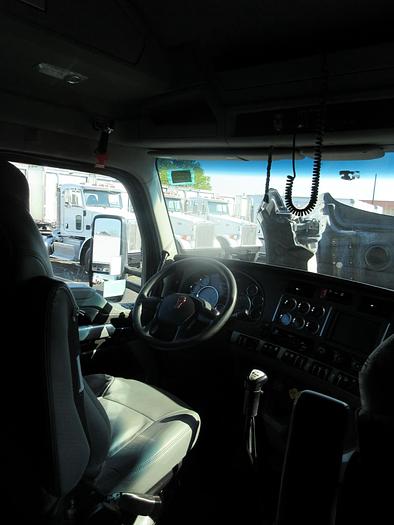 Used 2021 KENWORTH T880