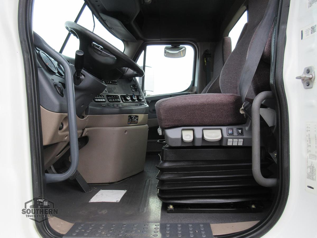 Used 2020 FREIGHTLINER CASCADIA 125