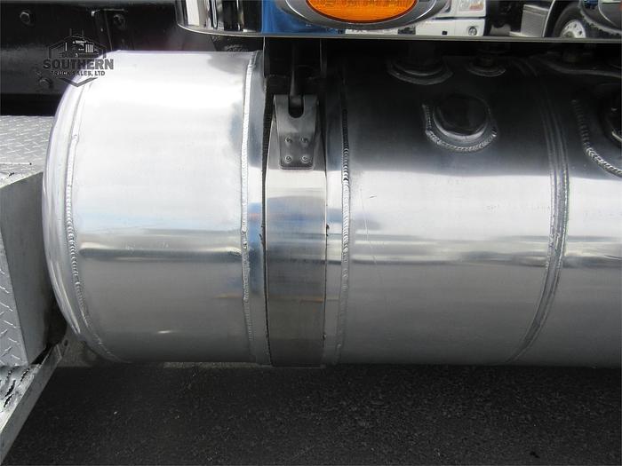 Used 2014 PETERBILT 388