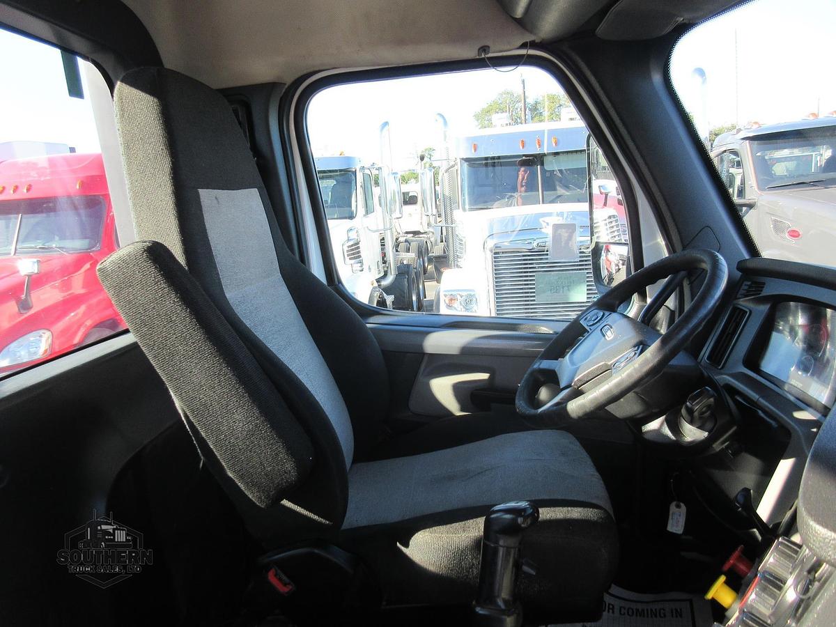 Used 2019 FREIGHTLINER CASCADIA 126