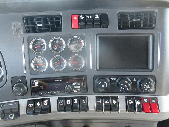 Used 2021 KENWORTH T880