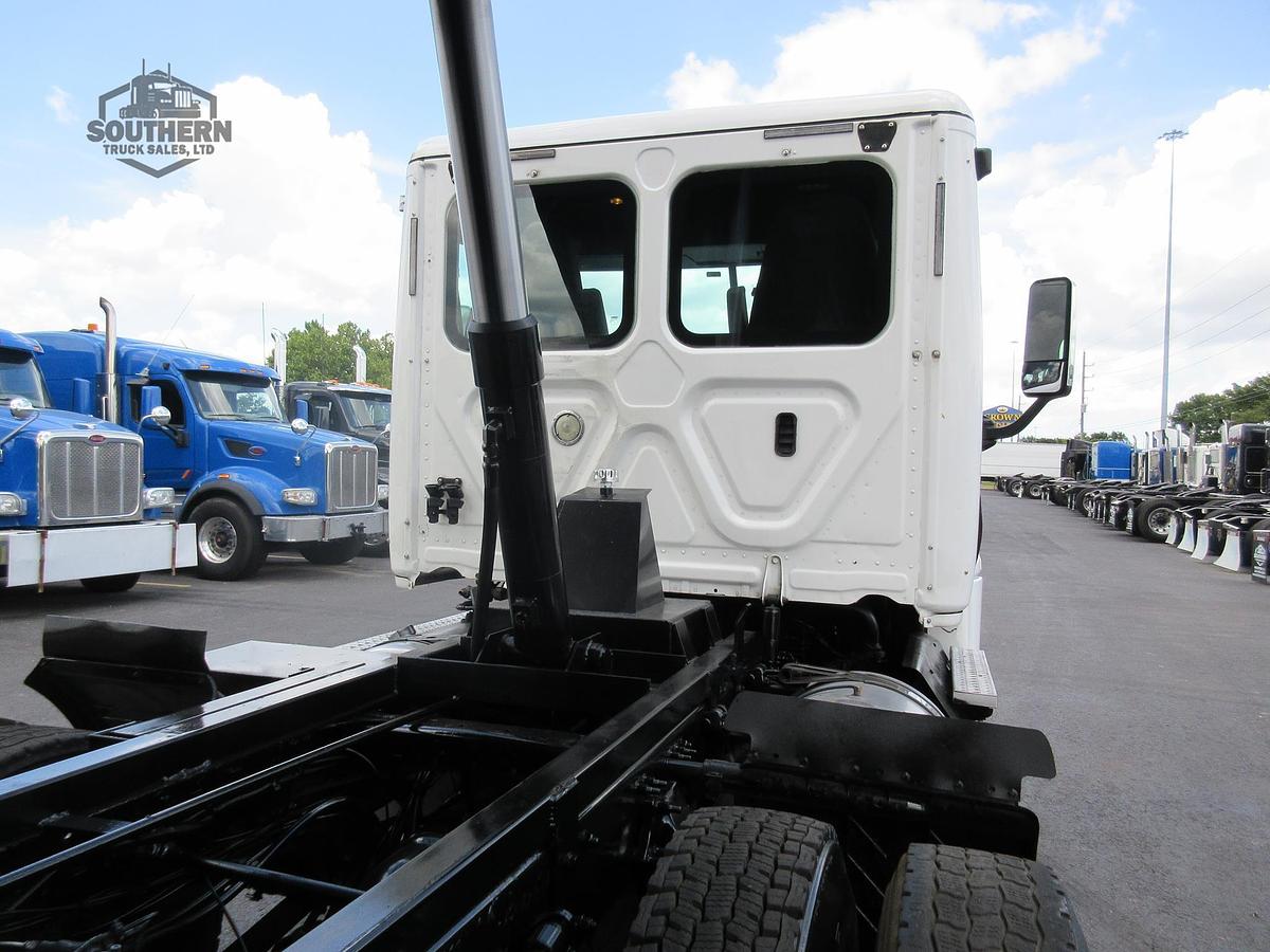 Used 2019 FREIGHTLINER CASCADIA 125