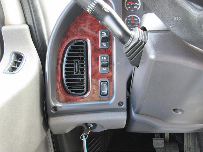 Used 2018 FREIGHTLINER BUSINESS CLASS M2 106