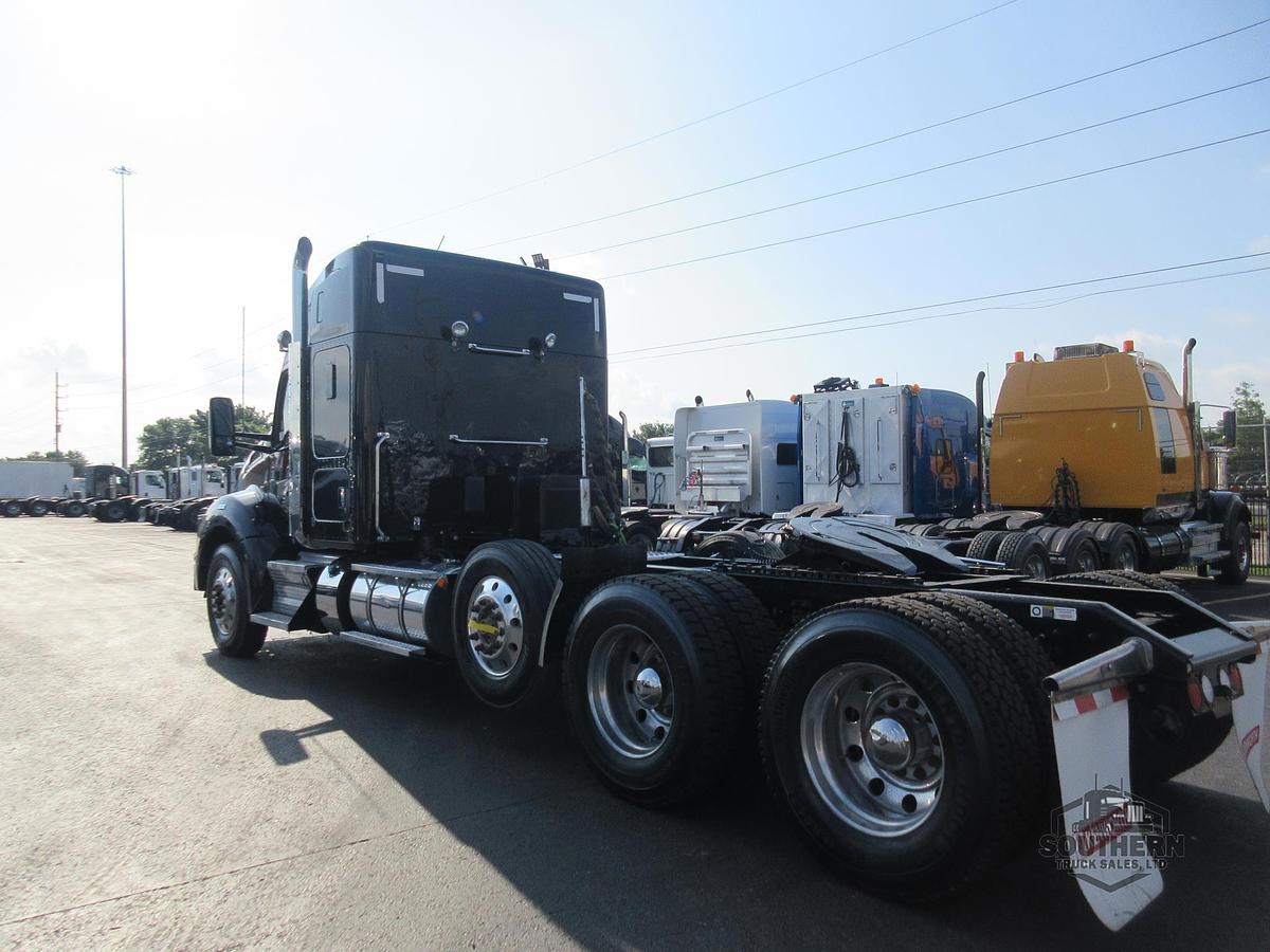 Used 2023 KENWORTH T880