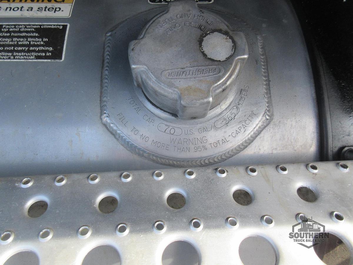 Used 2019 FREIGHTLINER CASCADIA 126