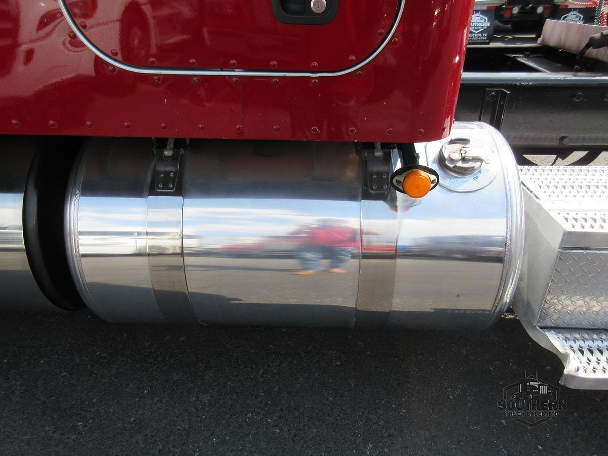 Used 2021 PETERBILT 389