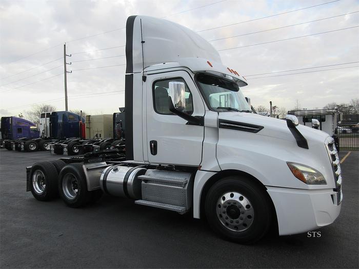 Used 2019 FREIGHTLINER CASCADIA 126