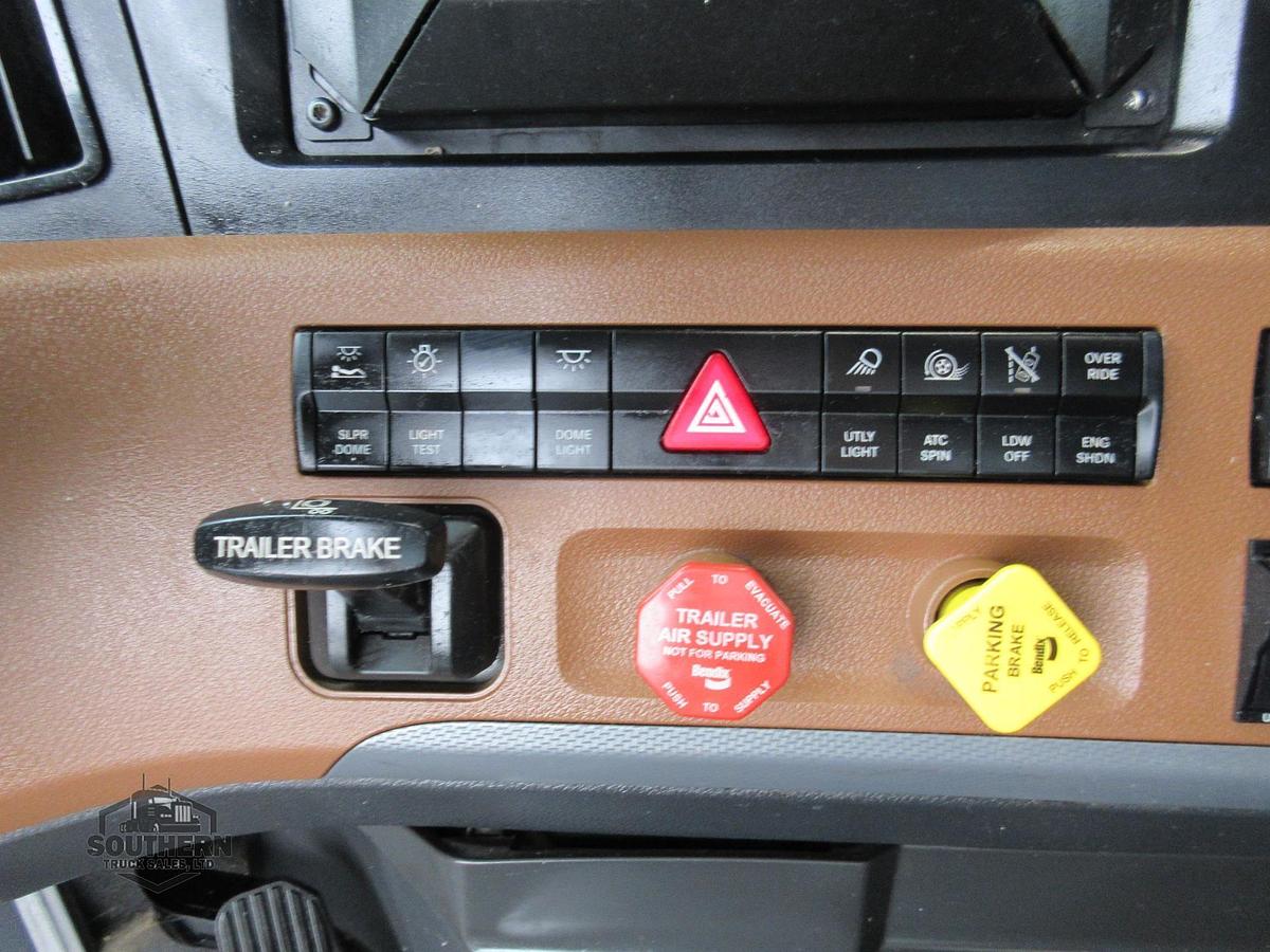 Used 2020 FREIGHTLINER CASCADIA 126