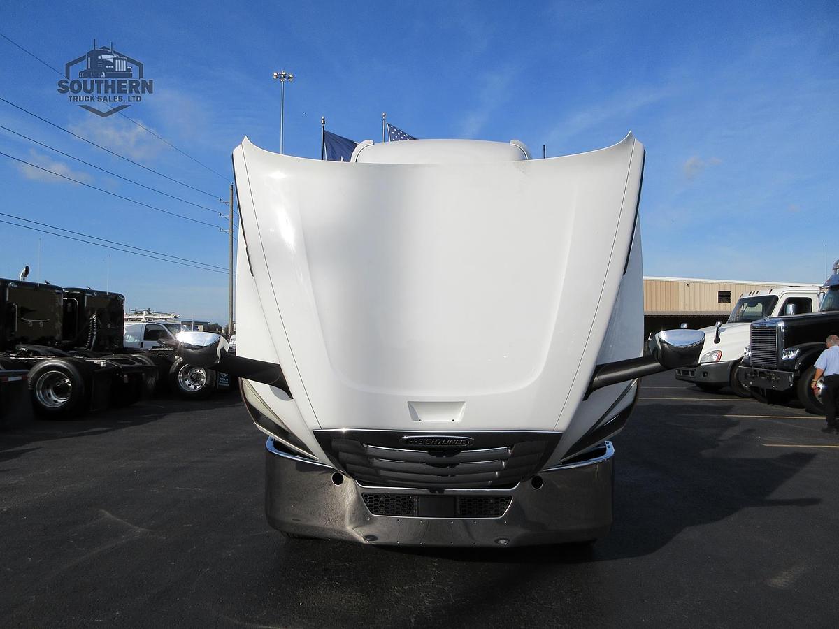 Used 2019 FREIGHTLINER CASCADIA 126