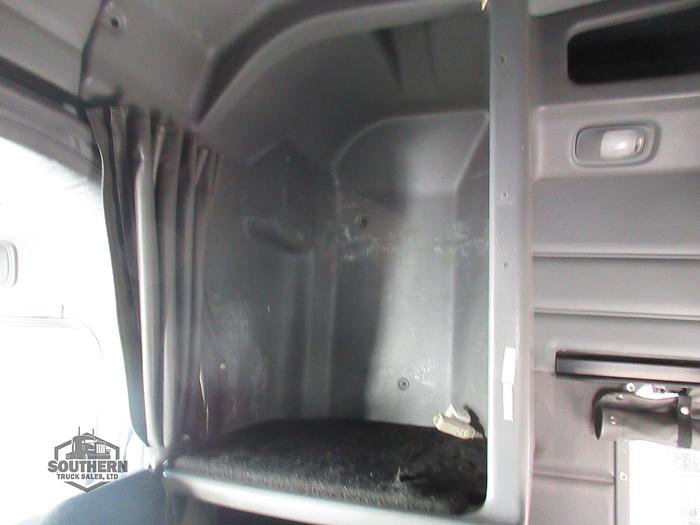 Used 2018 PETERBILT 389