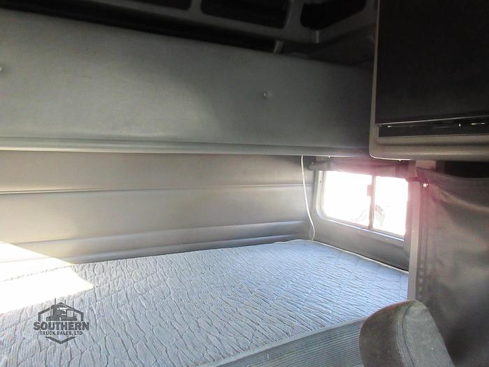 Used 2018 PETERBILT 389