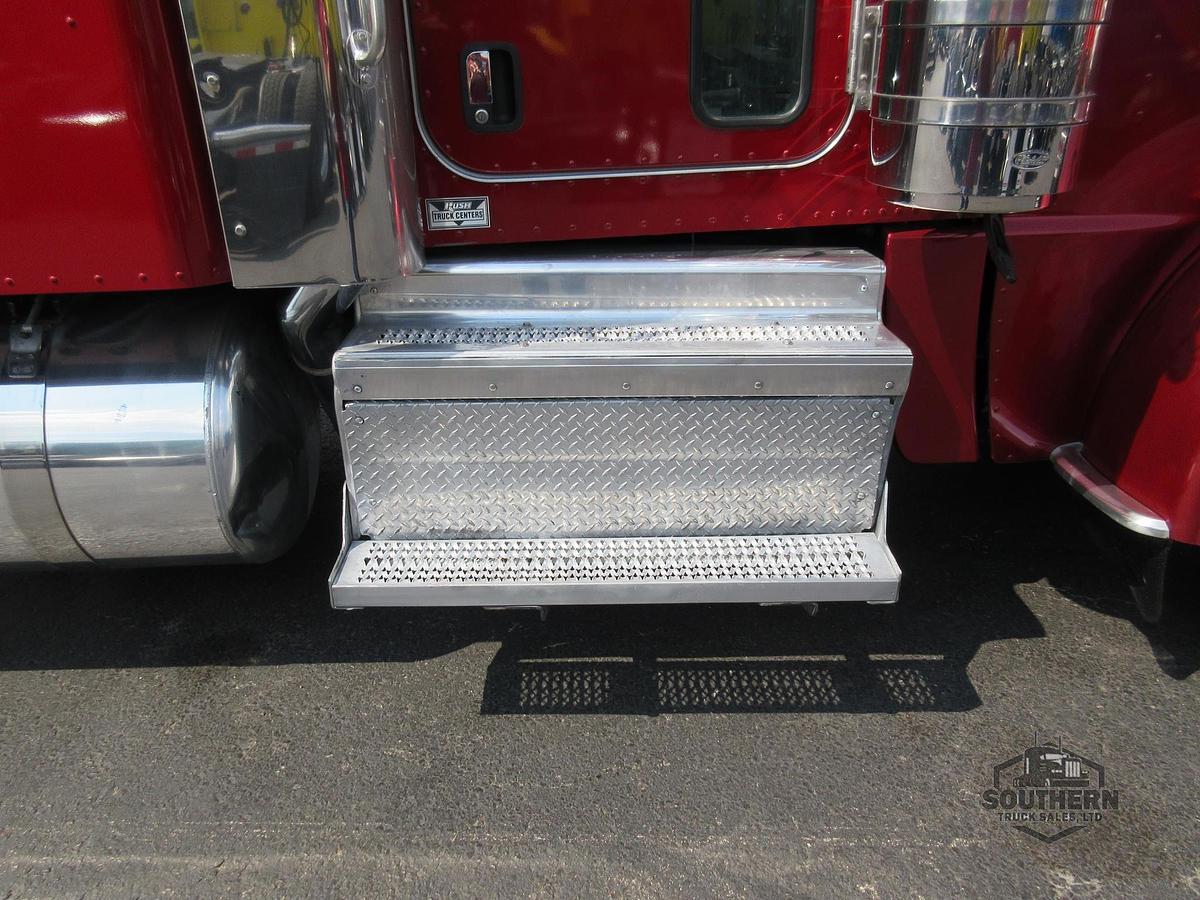 Used 2021 PETERBILT 389