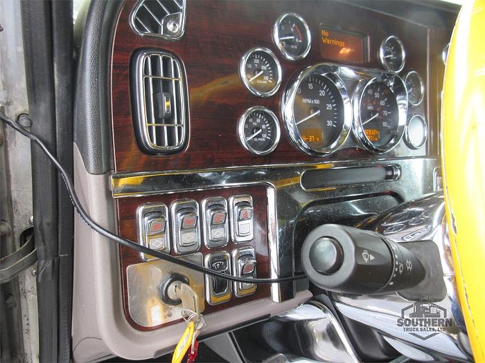 Used 2016 PETERBILT 389