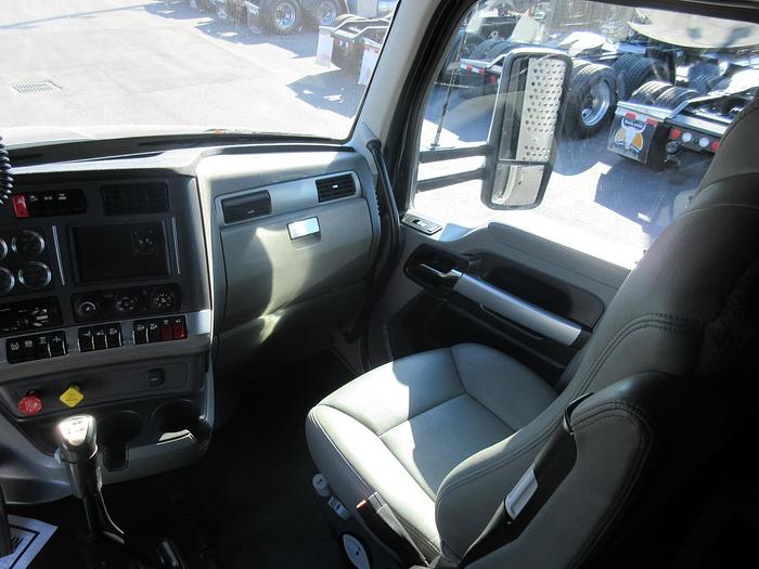 Used 2021 KENWORTH T880