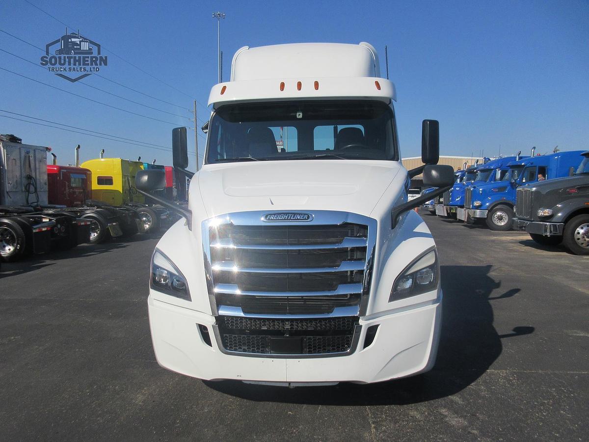Used 2020 FREIGHTLINER CASCADIA 126