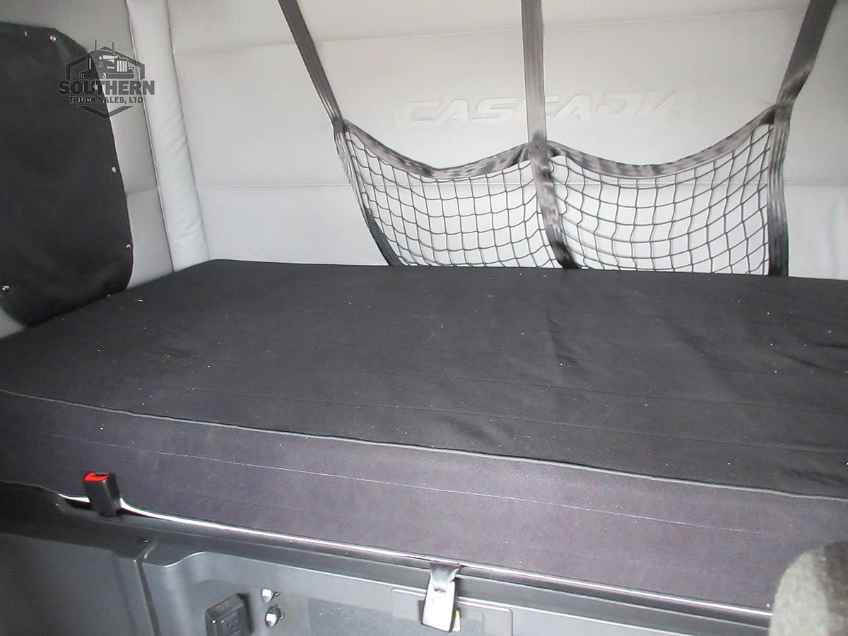 Used 2020 FREIGHTLINER CASCADIA 126