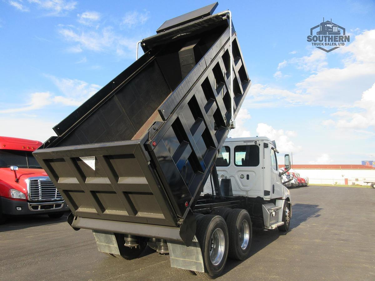 Used 2019 FREIGHTLINER CASCADIA 126