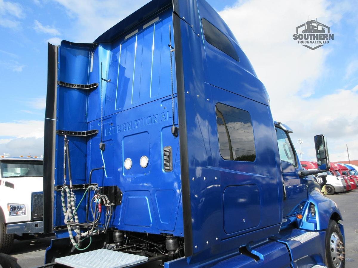 Used 2021 INTERNATIONAL LT