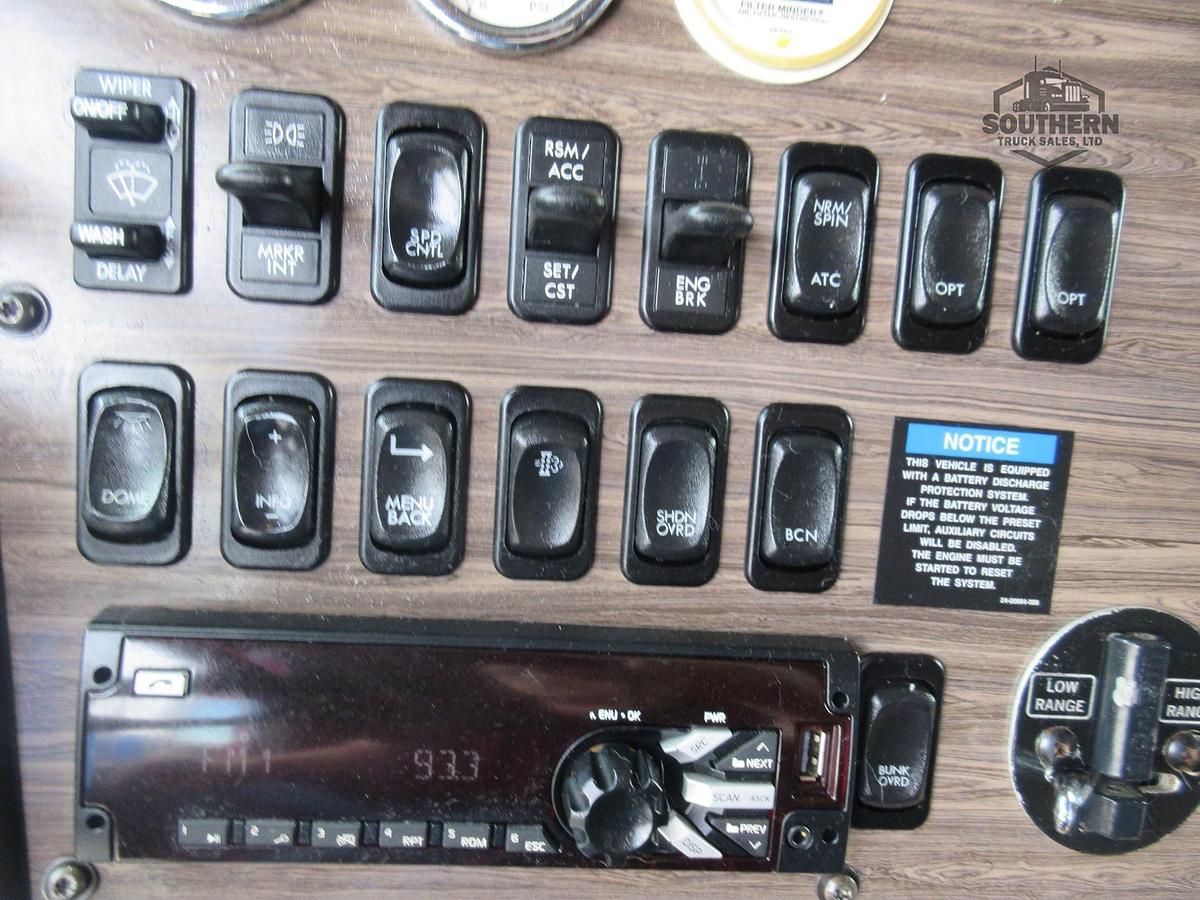 Used 2021 FREIGHTLINER CORONADO 122 SD