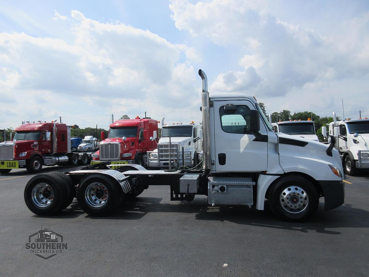 Used 2020 FREIGHTLINER CASCADIA 126