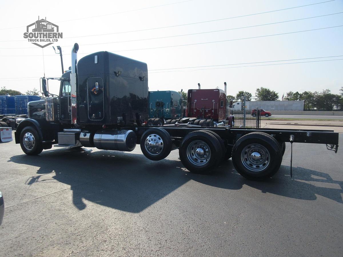 Used 2019 PETERBILT 389