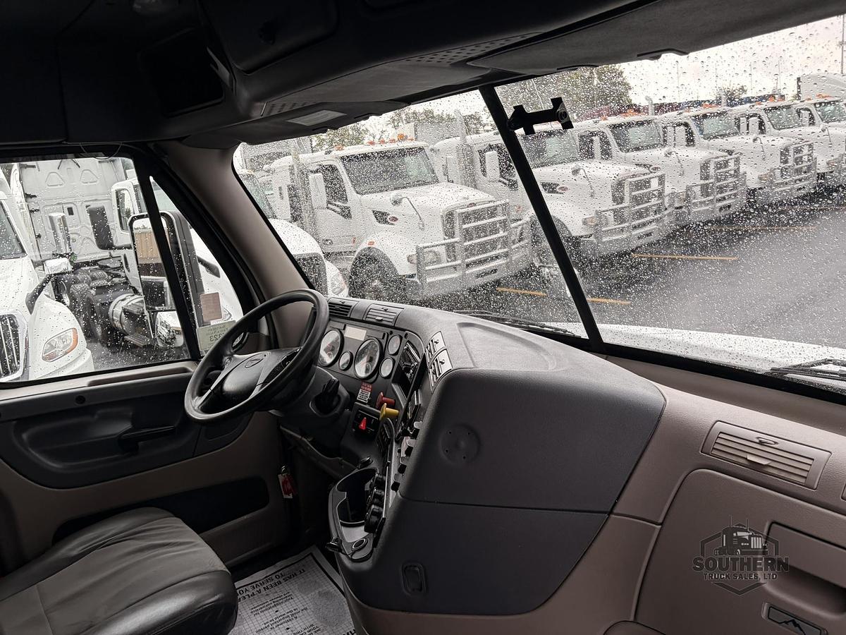 Used 2020 FREIGHTLINER CASCADIA 125