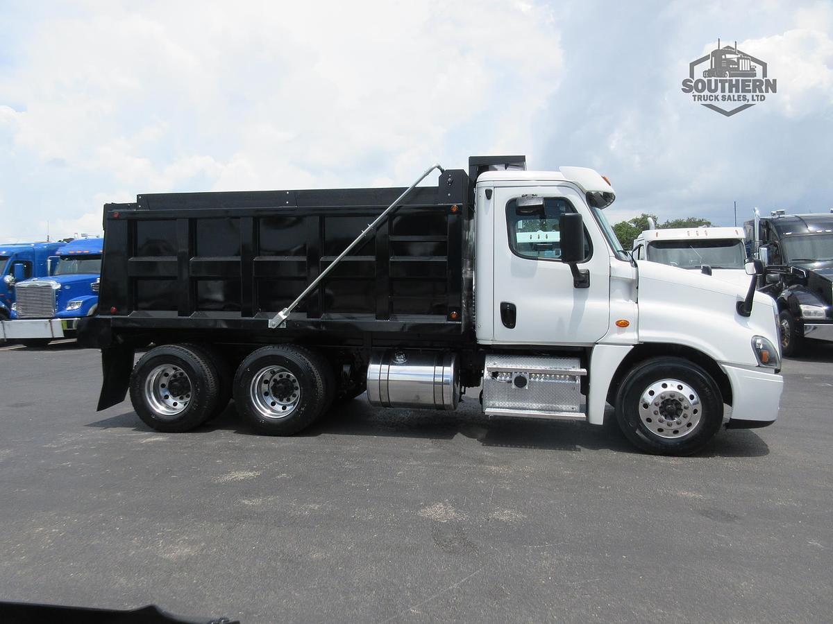 Used 2018 FREIGHTLINER CASCADIA 125