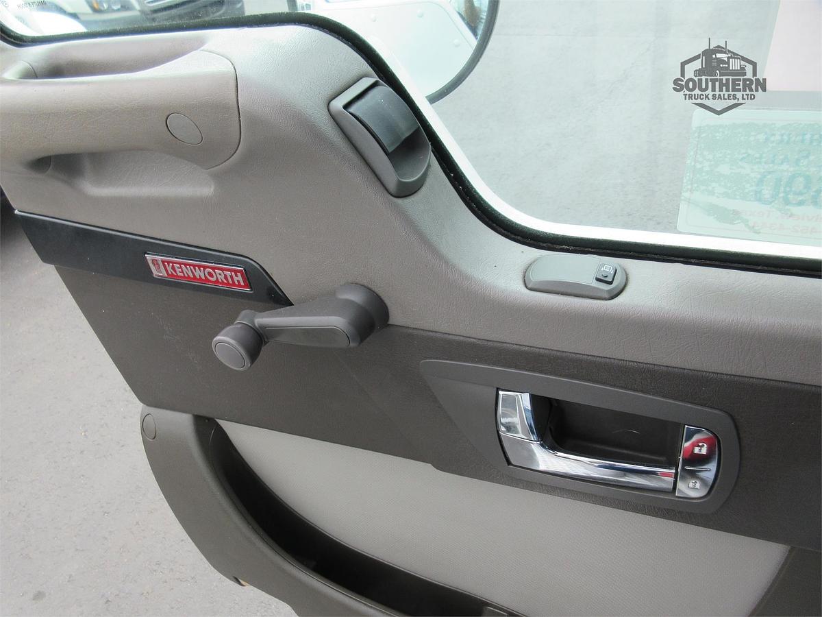 Used 2021 KENWORTH T270