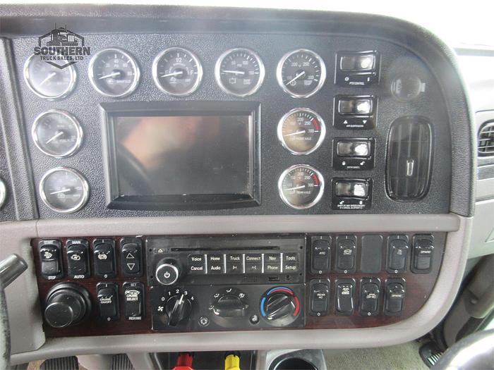 Used 2015 PETERBILT 389