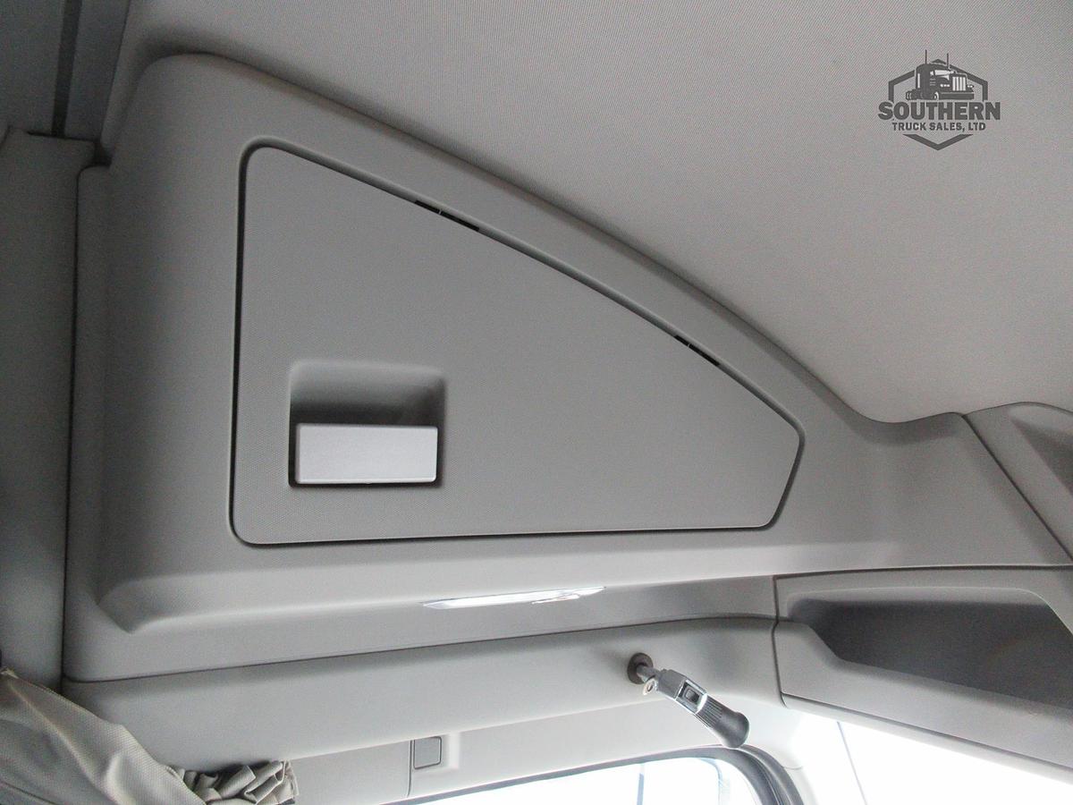 Used 2023 KENWORTH T880