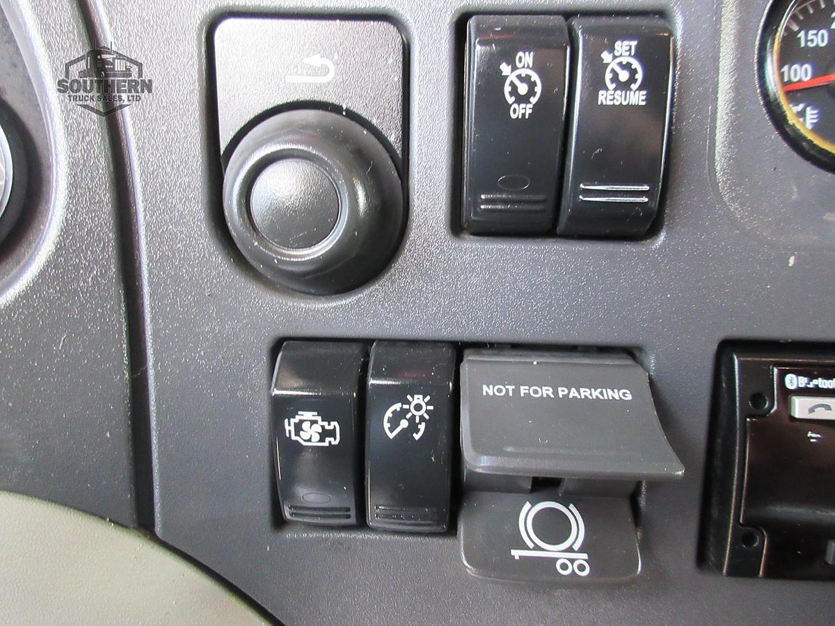 Used 2020 PETERBILT 567