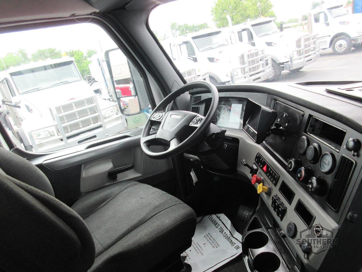 Used 2019 FREIGHTLINER CASCADIA 126