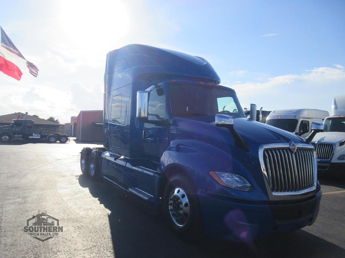 Used 2021 INTERNATIONAL LT
