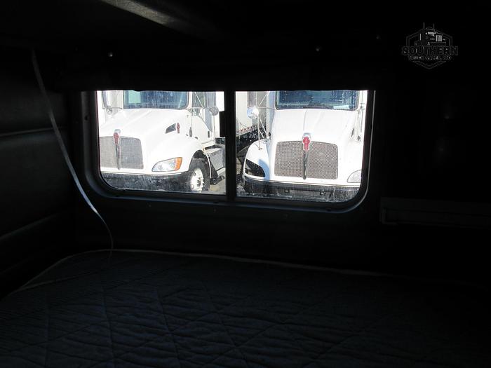 Used 2018 PETERBILT 389