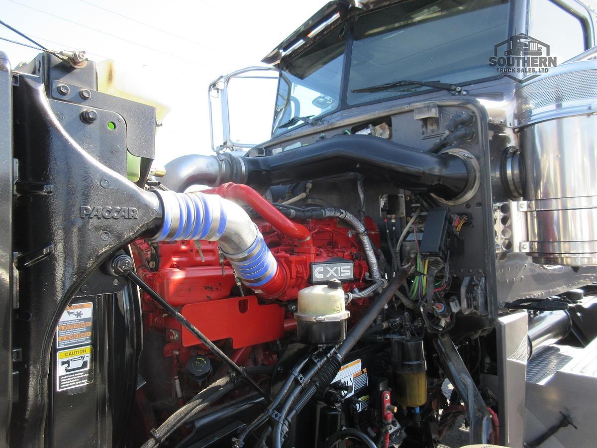 Used 2022 PETERBILT 389