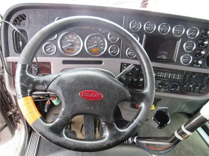 Used 2015 PETERBILT 389
